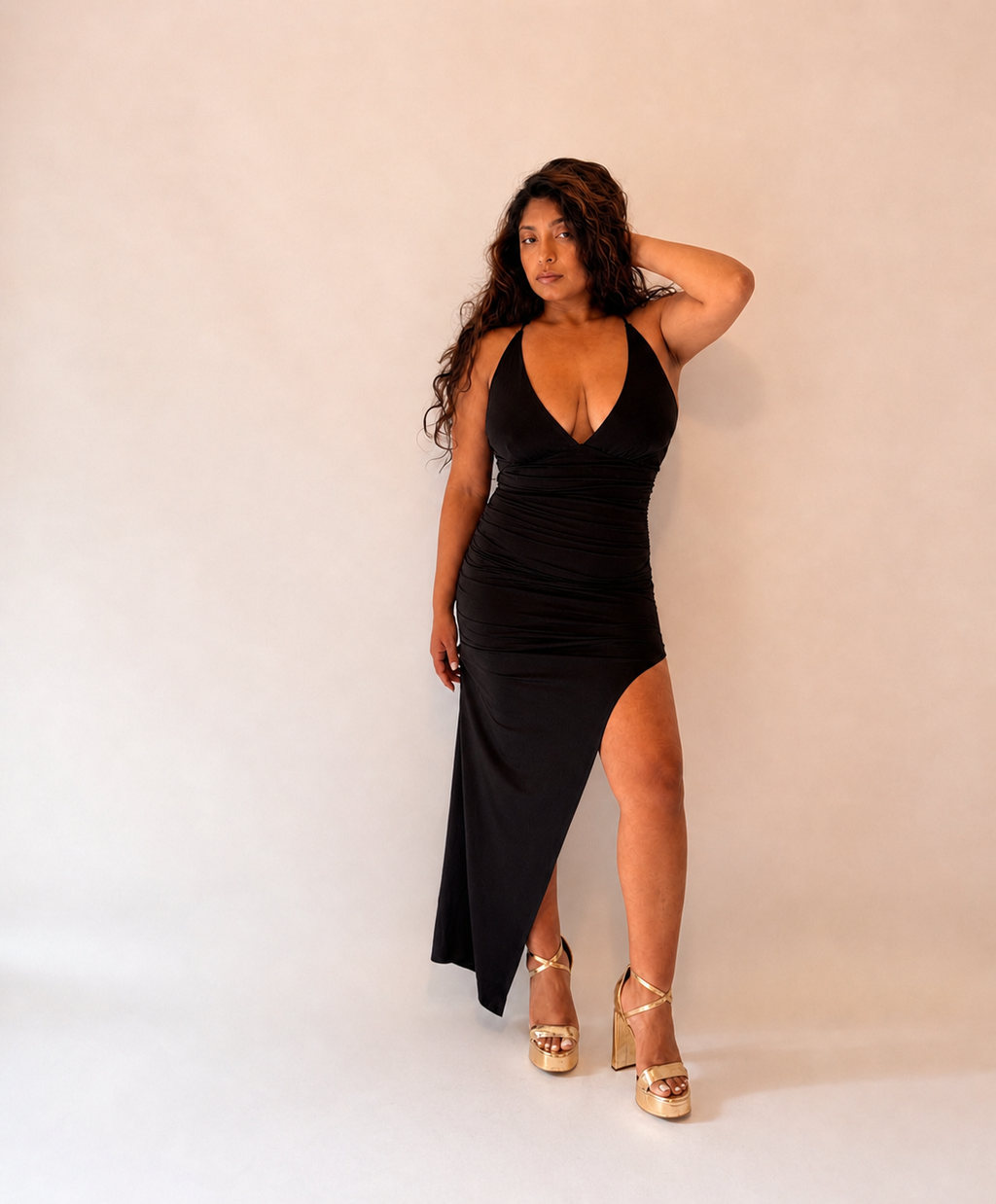 Pasión Plunge Halter Lace-Up Back Maxi Dress